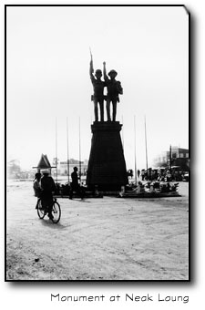 Monument at Neak Loung